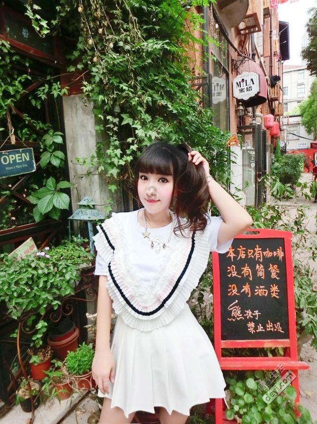 男子从猫贩子手里救出200只待宰猫:现在养在自己租的庄园里