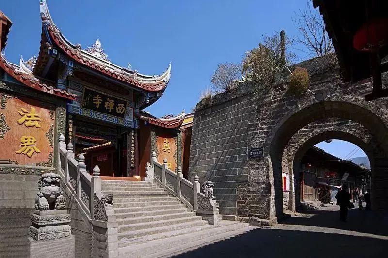 一问到底 | 昆明动物园“猴猫共处”事件6大疑问:猴子曾杀猫?猫数量大减?